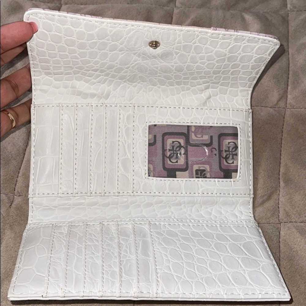 Guess Wallet - Picture 3 of 3